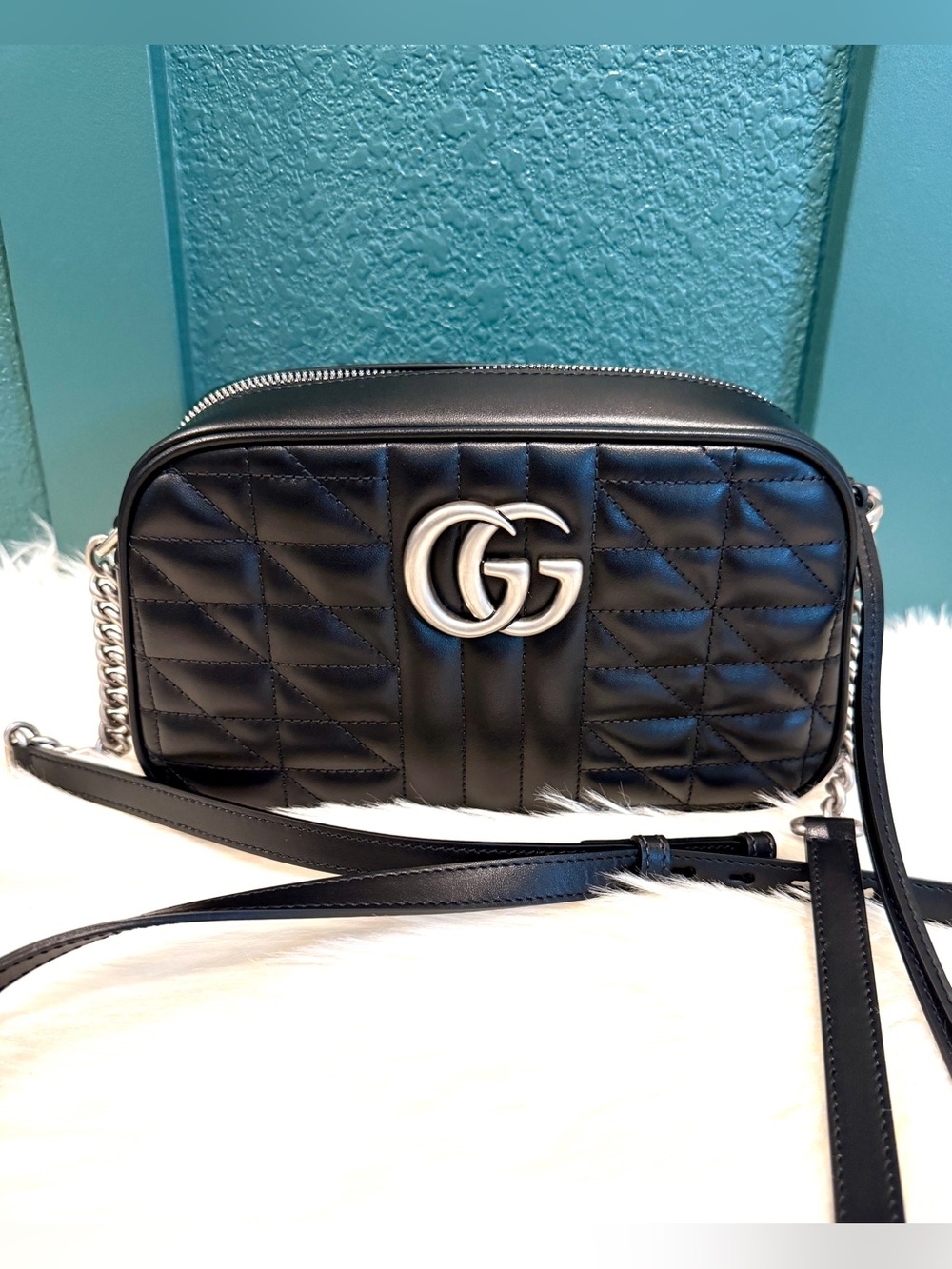 NEW Gucci GG Logo Quilted Black Zip Crossbody Bag Chain Strap Silver Hardware